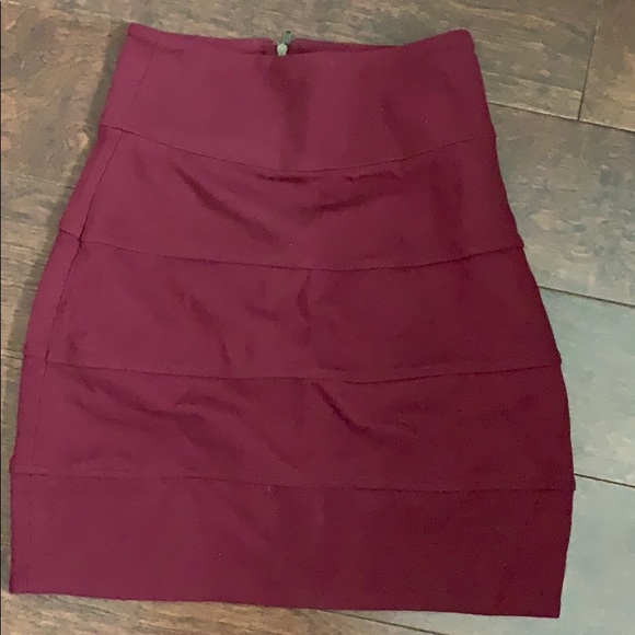 Talula Burgundy Skirt size 0 - Picture 1 of 3